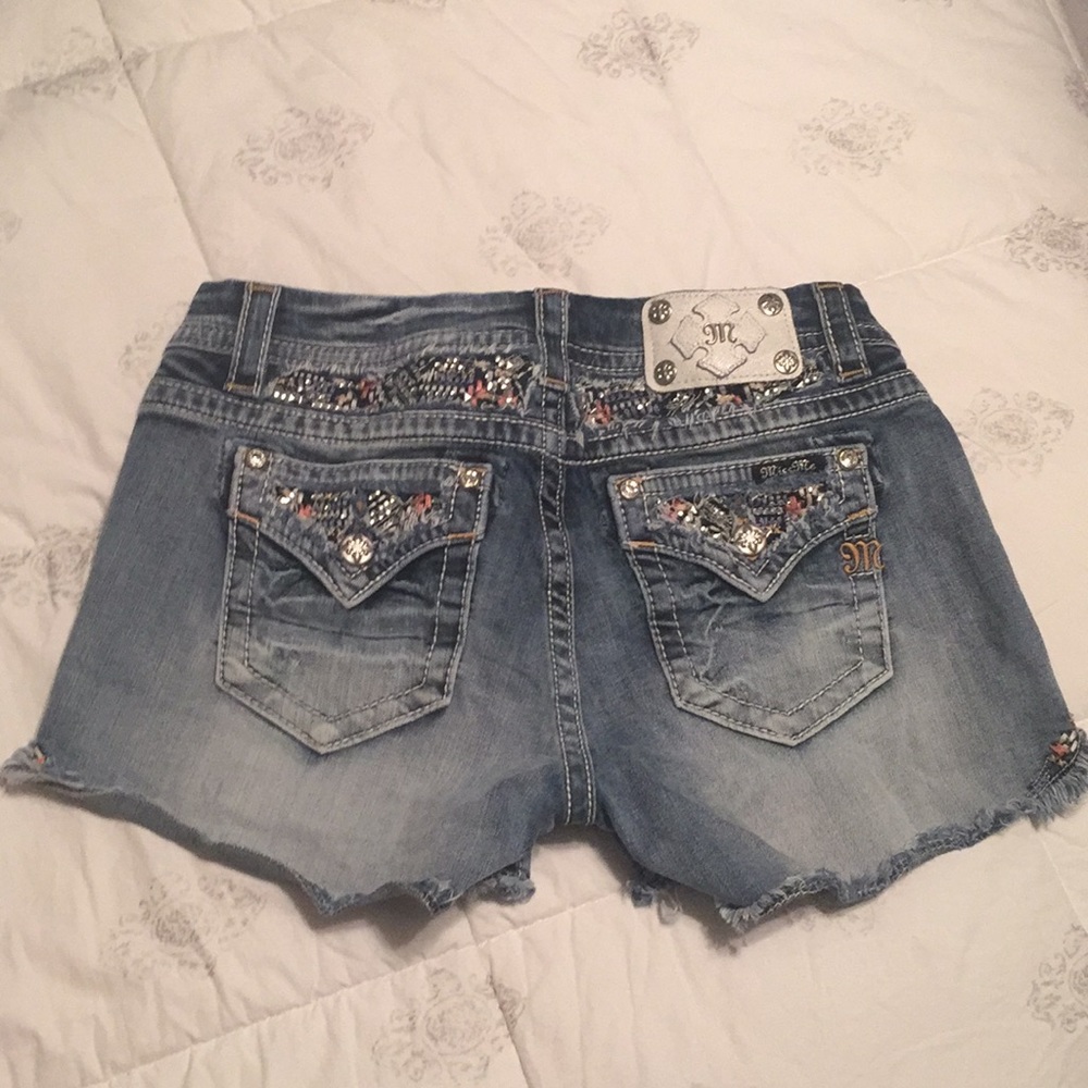 Miss Me Standard Easy Shorts Cutoff Native Accents